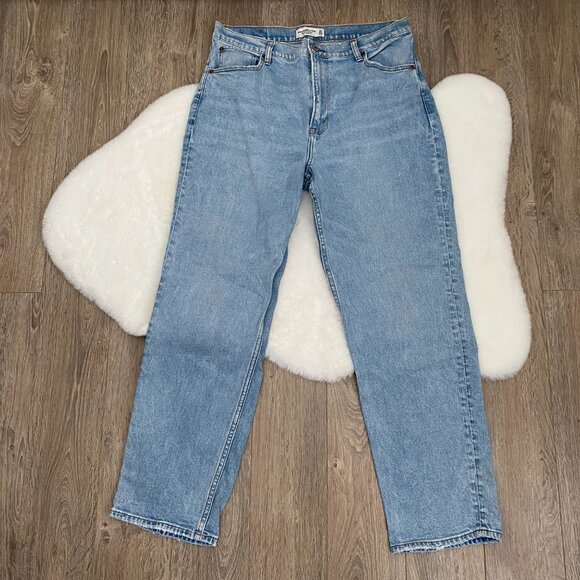 Abercrombie & Fitch Ankle Straight Jeans - Picture 2 of 4